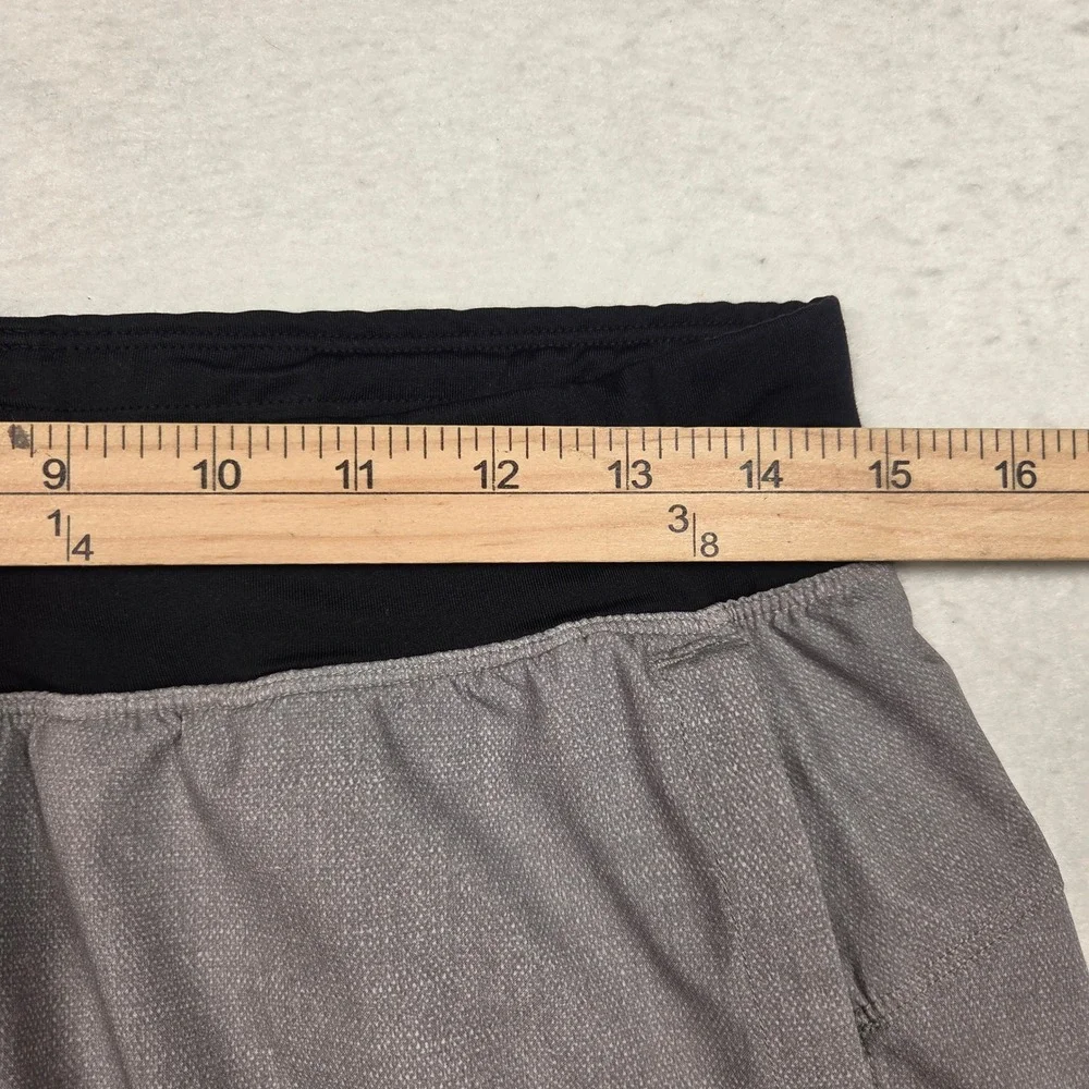 Lululemon Athletic Shorts Mens Laege Gray Black Training Running Zipper Pocket
